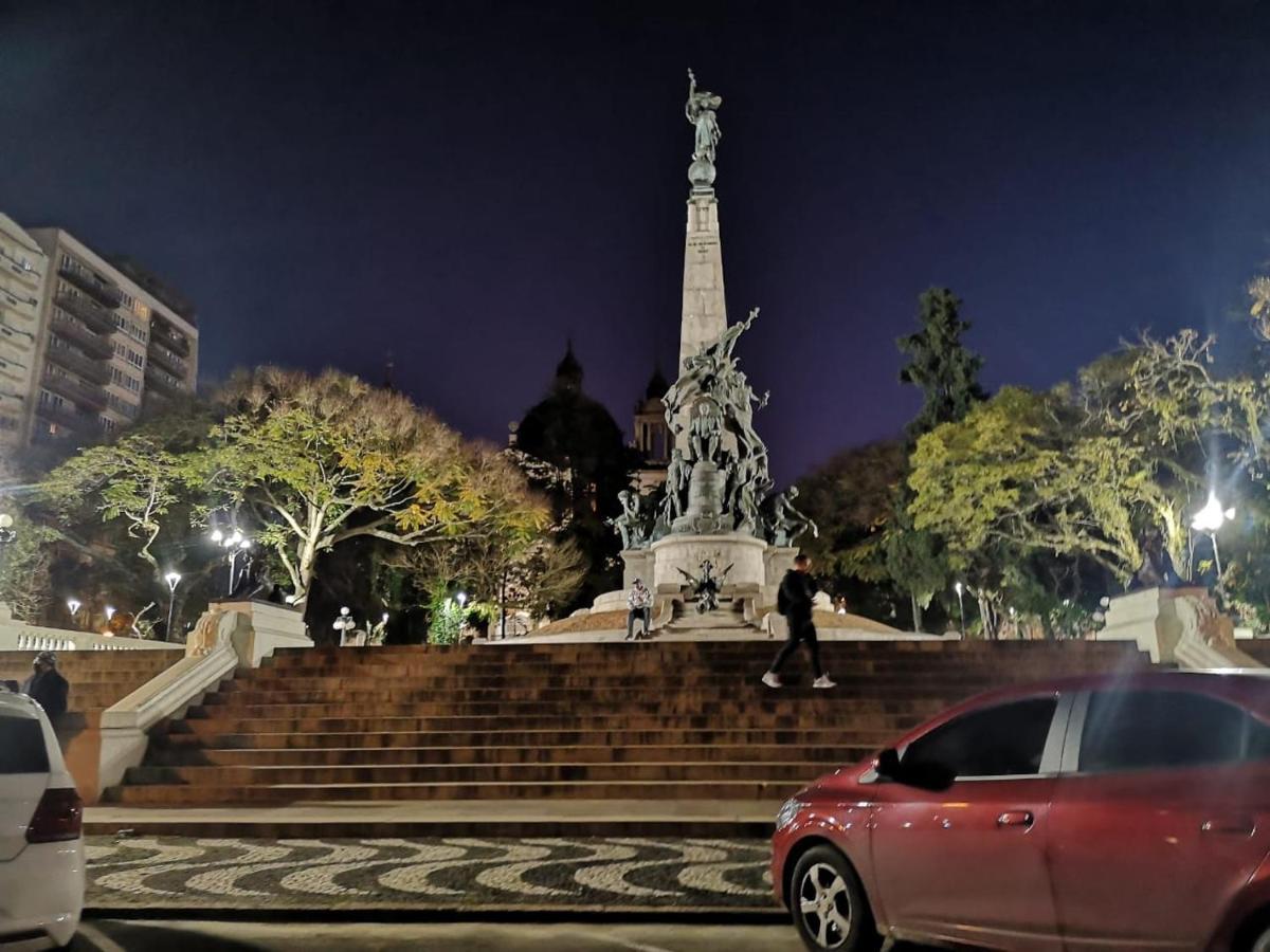 פורטו אלגרה Ensolarado E Espacoso Quarto/Sala No Coracao De Poa מראה חיצוני תמונה